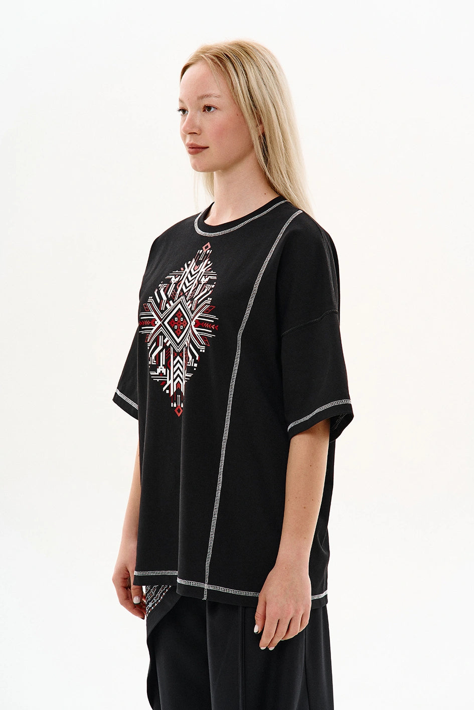 Asymmetrical single jersey T-shirt with prints “Crossline”