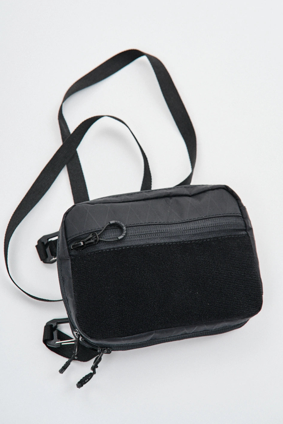 Schultertasche mit Velcro-Panel „Kogata“