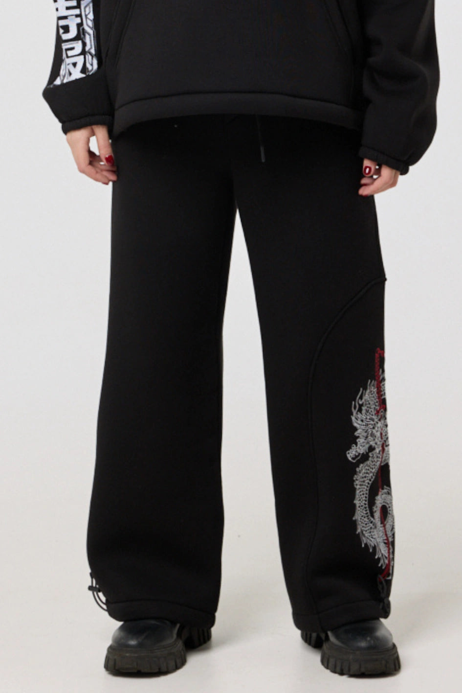 Wide sweatpants with “Ryuu” embroidery